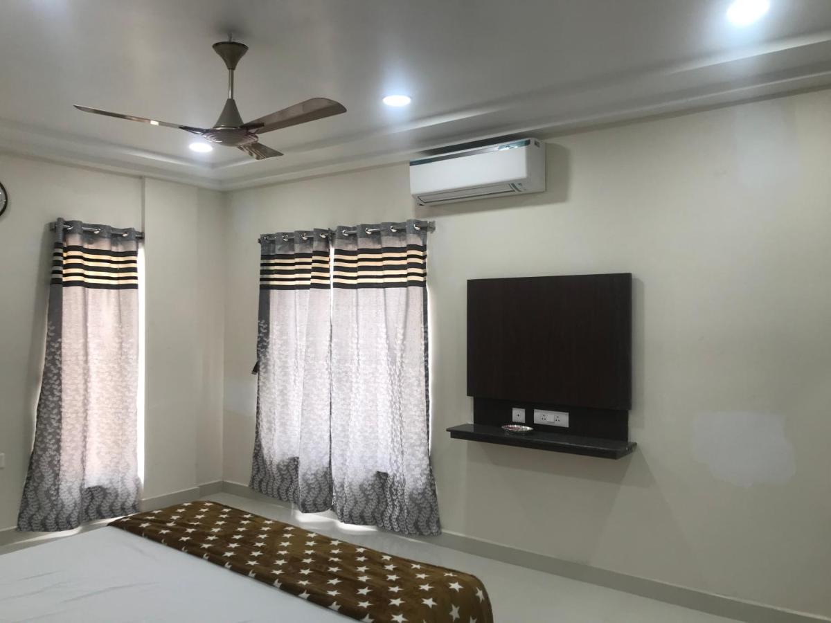 Hotel Sri Krishna Residency à Eluru Extérieur photo